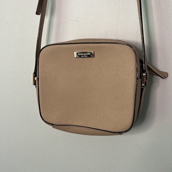 Kate Spade Cammie Newbury Lane Cityscape Saffiano Leather Crossbody Bag - Picture 2 of 12